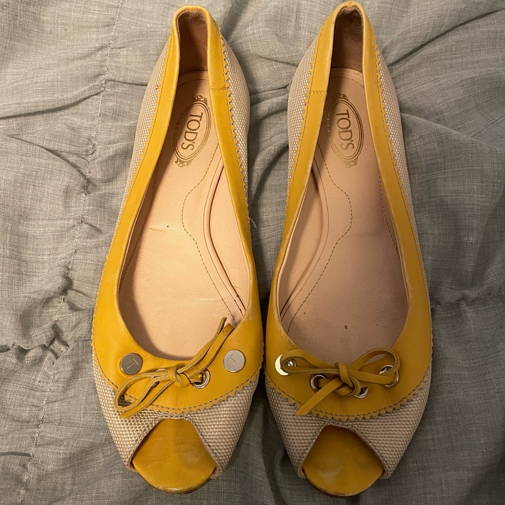 Peep Toe Tod’s Canvas and Leather Flats
